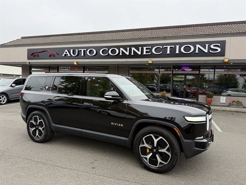 Used 2024 Rivian R1S Adventure Quad AWD/4WD image 2