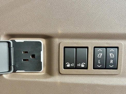 Used 2021 GMC Yukon Denali image 8