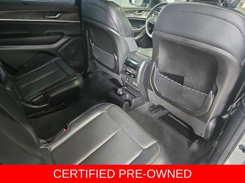 Used 2024 Jeep Grand Cherokee L Limited w/ Luxury Tech Group II AWD/4WD image 12