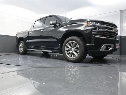 Used 2022 Chevrolet Silverado 1500 High Country w/ Technology Package image 27