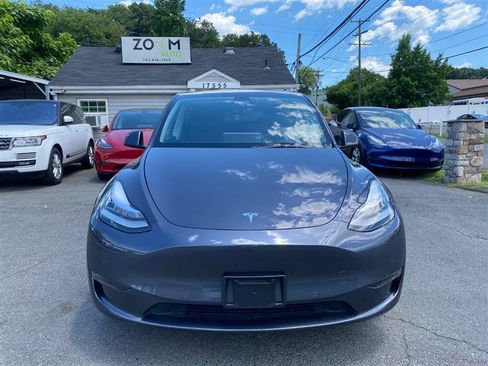Used 2024 Tesla Model Y Long Range AWD/4WD image 8