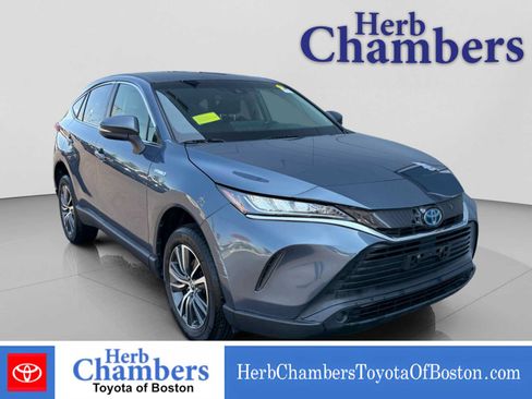 Used 2021 Toyota Venza LE AWD/4WD image 1