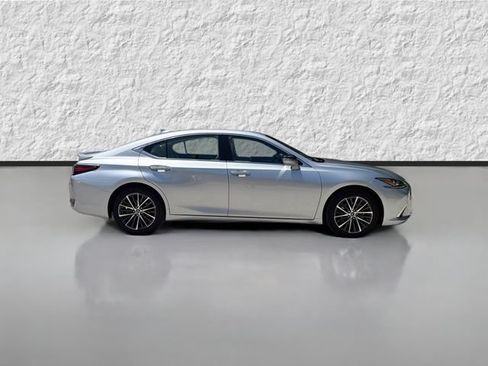Used 2025 Lexus ES 300h w/ Premium Package FWD image 2