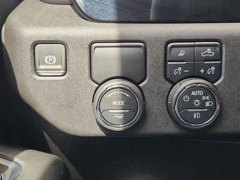 Used 2025 Chevrolet Silverado 1500 RST RWD image 18