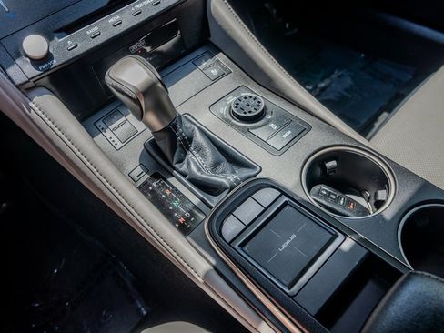 Used 2015 Lexus RC 350 w/ Luxury Package RWD image 22