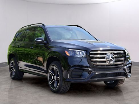 New 2026 Mercedes-Benz GLS 450 4MATIC image 3