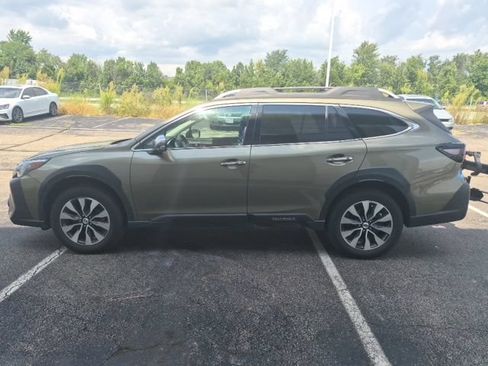 Used 2025 Subaru Outback Touring AWD/4WD image 5