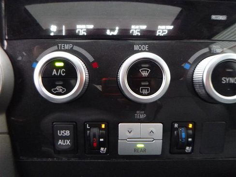 Used 2014 Toyota Sequoia Platinum image 17