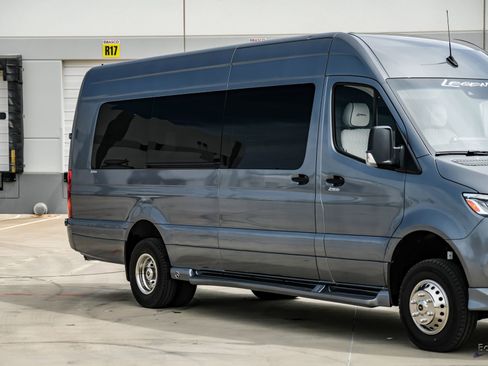 Used 2023 Mercedes-Benz Sprinter 3500 image 22
