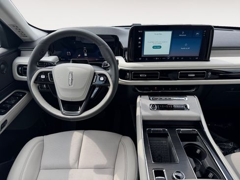New 2026 Lincoln Aviator Reserve AWD/4WD image 13
