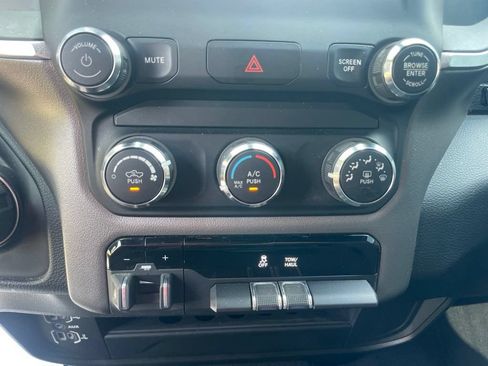 Used 2024 RAM 2500 Big Horn AWD/4WD image 20