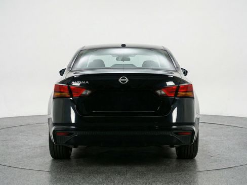 Used 2025 Nissan Altima 2.5 SV image 7