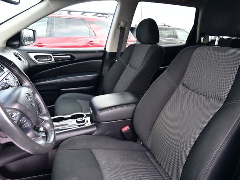 Used 2020 Nissan Pathfinder SV image 24