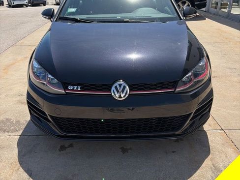 Used 2018 Volkswagen GTI SE FWD image 2