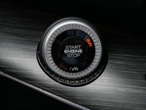 Used 2024 Jeep Wagoneer L Series II image 32