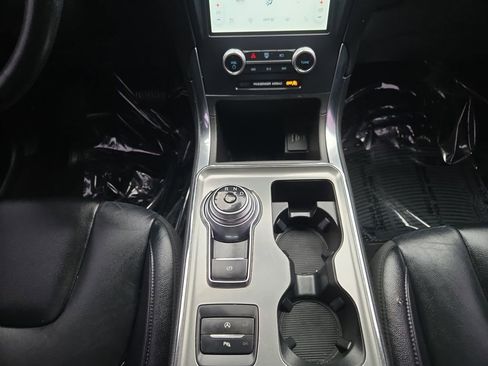 Used 2022 Ford Edge Titanium AWD/4WD image 12