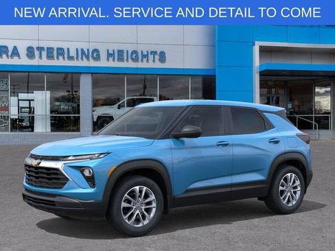 Used 2026 Chevrolet TrailBlazer LS w/ LS Convenience Package FWD image 2