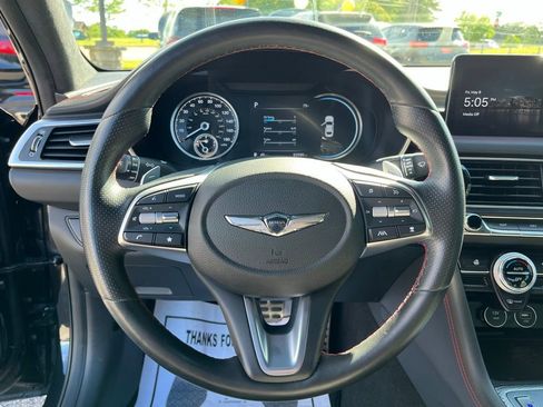 Used 2022 Genesis G70 3.3T RWD image 12