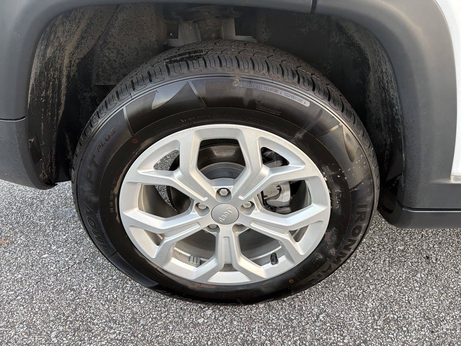 Used 2024 Jeep Compass Latitude AWD/4WD image 16