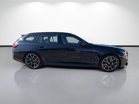 New 2027 BMW M5 Touring AWD/4WD image 2