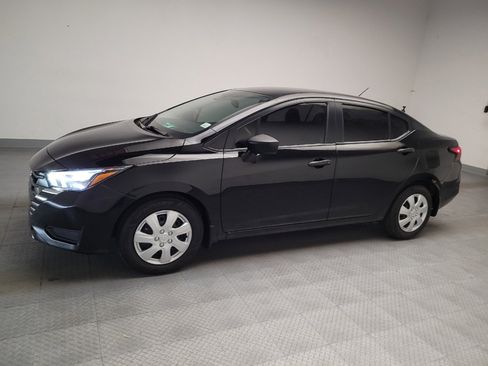Used 2025 Nissan Versa S w/ Trunk Package FWD image 2