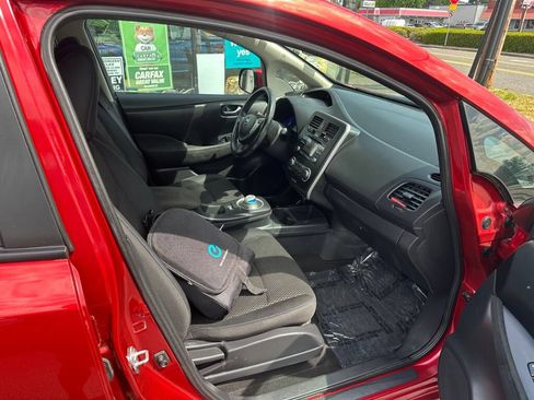 Used 2015 Nissan Leaf S w/ Charge Package FWD image 14