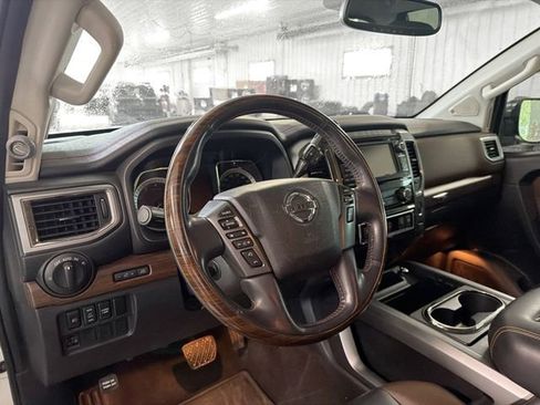Used 2018 Nissan Titan Platinum Reserve AWD/4WD image 8