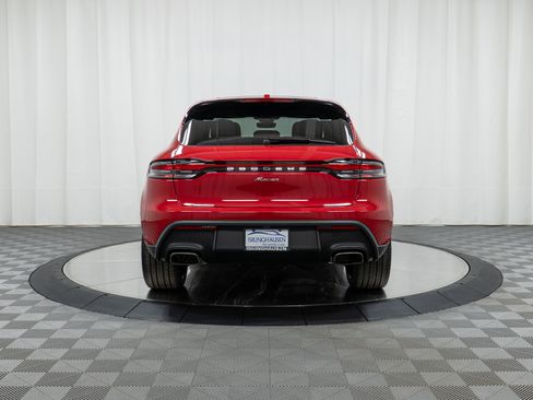 Used 2025 Porsche Macan image 6