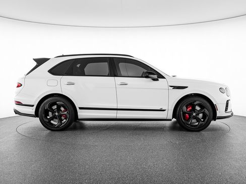 Used 2022 Bentley Bentayga AWD/4WD image 9
