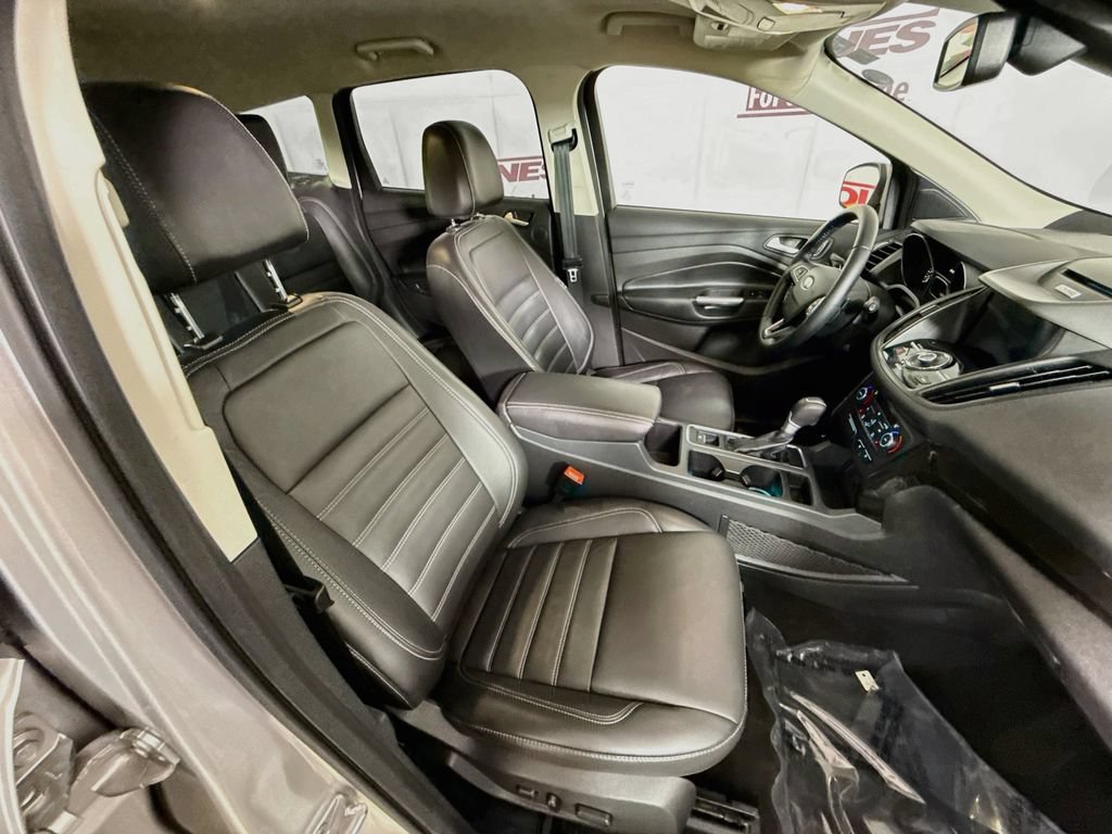 Used 2017 Ford Escape Titanium AWD/4WD image 31