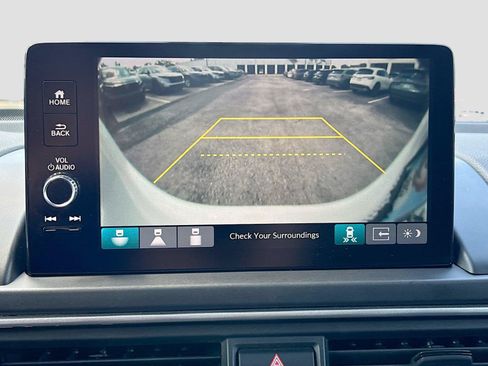 Certified 2024 Honda Pilot Touring image 16