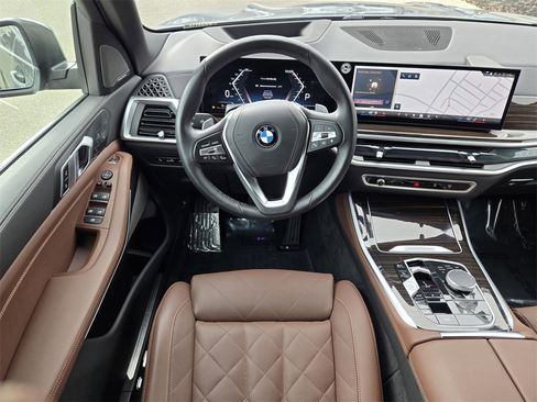 Used 2025 BMW X5 xDrive40i image 13