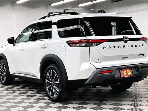 New 2026 Nissan Pathfinder Platinum w/ Lighting Package AWD/4WD image 4