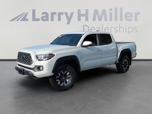 Used 2023 Toyota Tacoma TRD Off-Road image 1