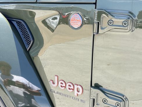 Used 2023 Jeep Gladiator Mojave w/ LED Lighting Group AWD/4WD image 45