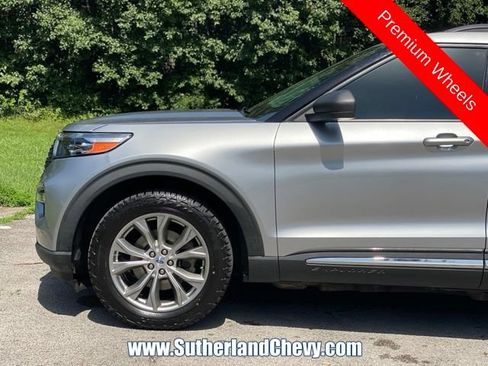Used 2021 Ford Explorer XLT w/ Equipment Group 202A AWD/4WD image 10
