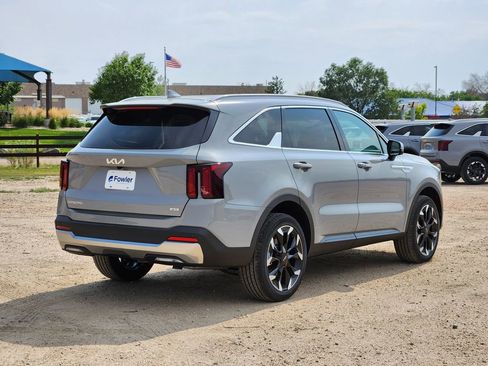 New 2026 Kia Sorento EX image 3