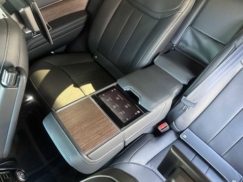 Used 2024 Land Rover Range Rover Autobiography image 29