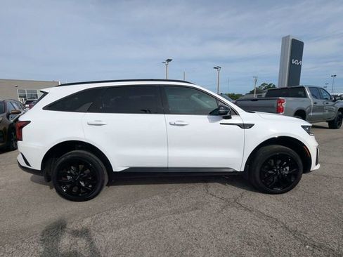 Used 2023 Kia Sorento SX AWD/4WD image 2