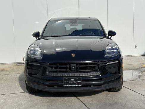 Used 2024 Porsche Macan image 3
