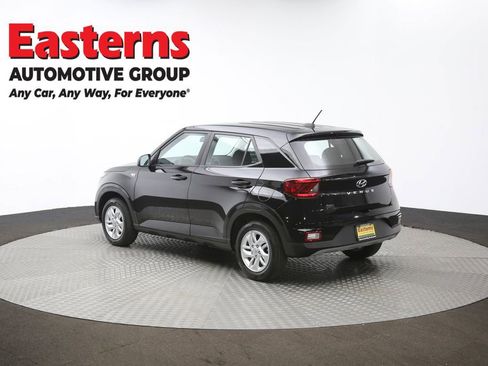 Used 2025 Hyundai Venue SE image 63