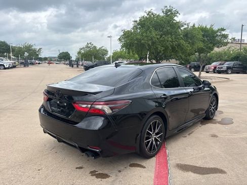 Used 2023 Toyota Camry SE w/ Convenience Package image 5