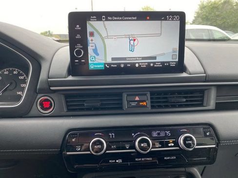 Used 2025 Honda Pilot Touring image 20