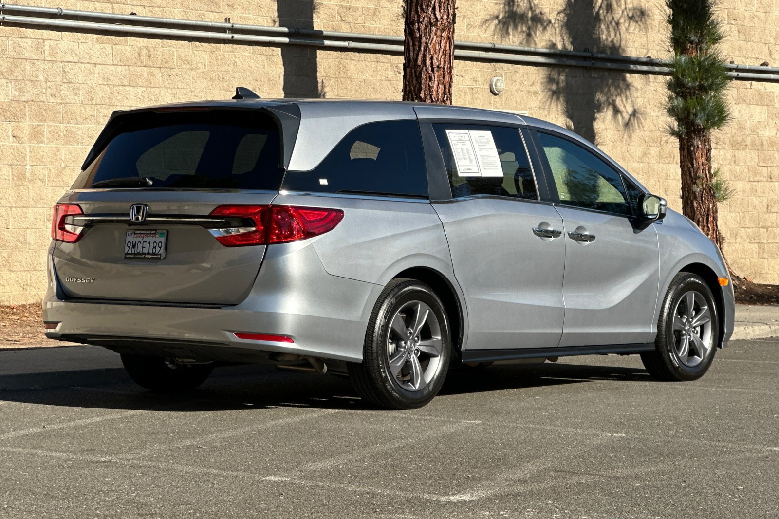 Used 2024 Honda Odyssey EX image 3