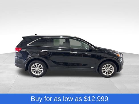 Used 2017 Kia Sorento LX w/ LX Convenience Package image 6