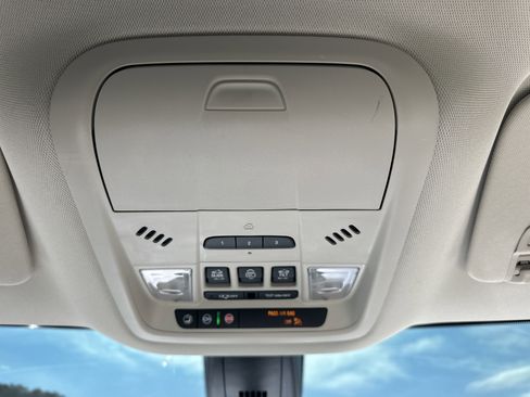 Used 2024 Buick Enclave Avenir w/ Trailering Package, 5000 lbs. AWD/4WD image 19