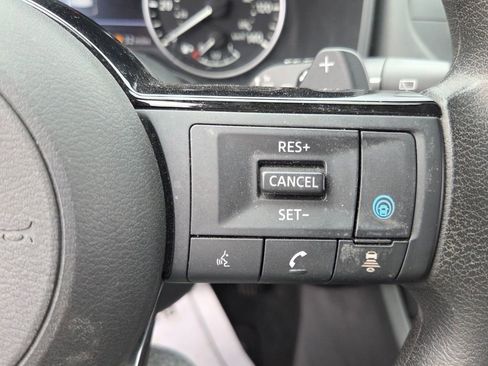 Used 2022 Nissan Rogue SV image 22