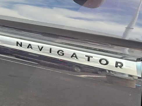New 2026 Lincoln Navigator L Reserve AWD/4WD image 23