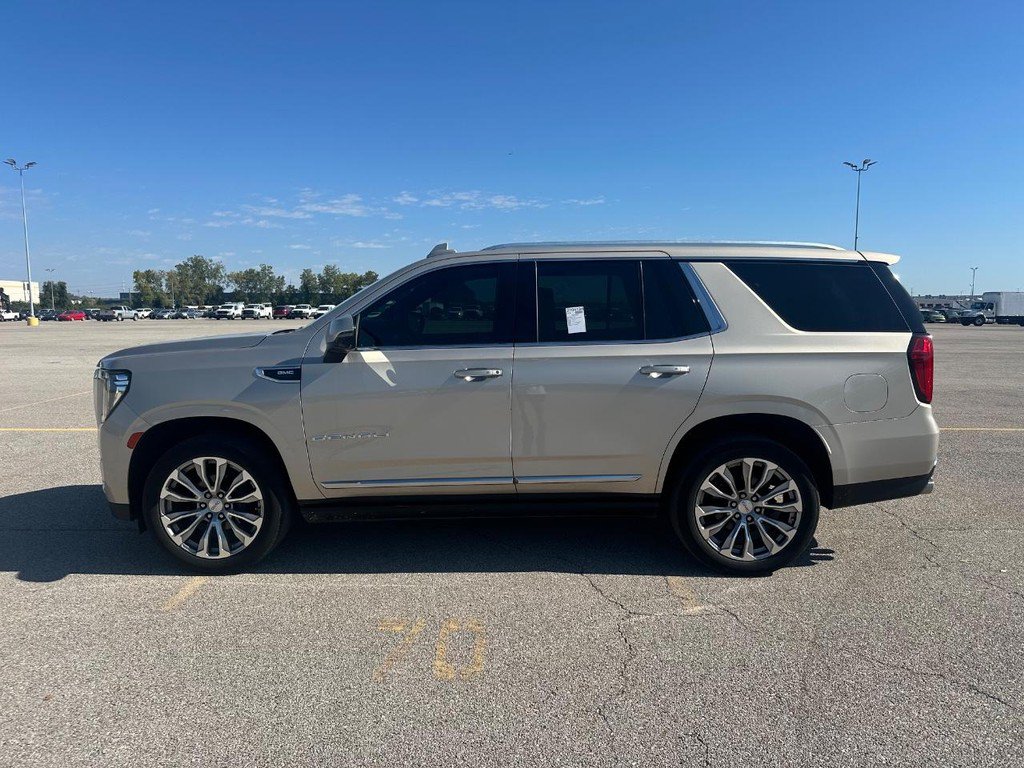 Used 2021 GMC Yukon Denali w/ Denali Premium Package RWD image 10