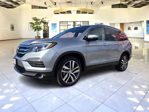 Used 2016 Honda Pilot Touring image 3
